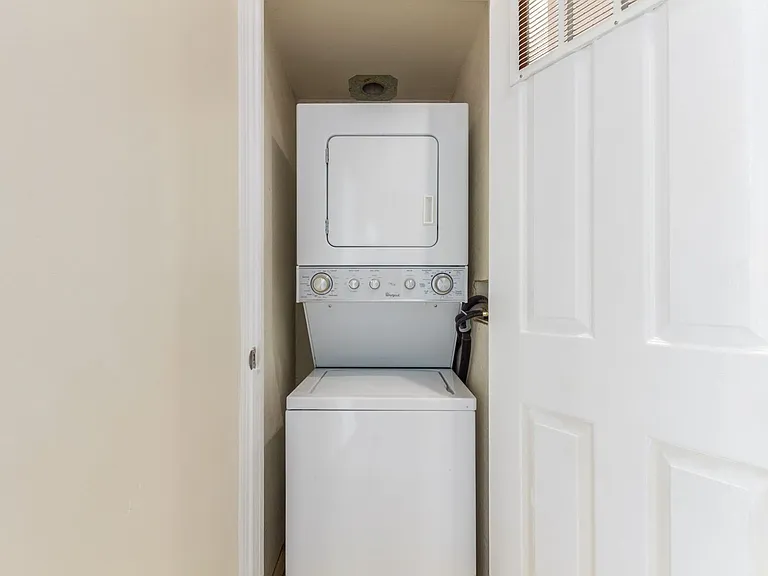 Mountain View Condos — Photo 30