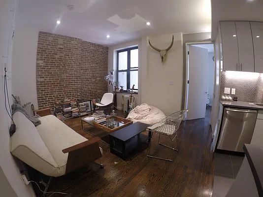 Rented by Bohemia Realty Group | media 33