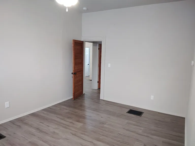 956 East Ave #4 — Photo 11