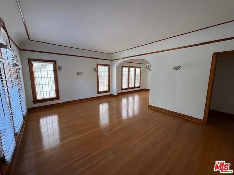 830 S Detroit St — Photo 3