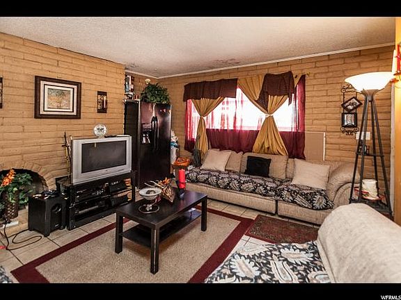 3rd image of 960 S Navajo St
