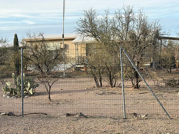 3rd image of 17642 W Chinle Rd