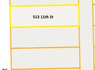 513 11th St, Raymond, WA 98577