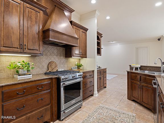 3rd image of 104 La Quinta Ct
