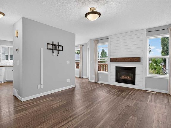 4th image of 56 Silver Creek Blvd S