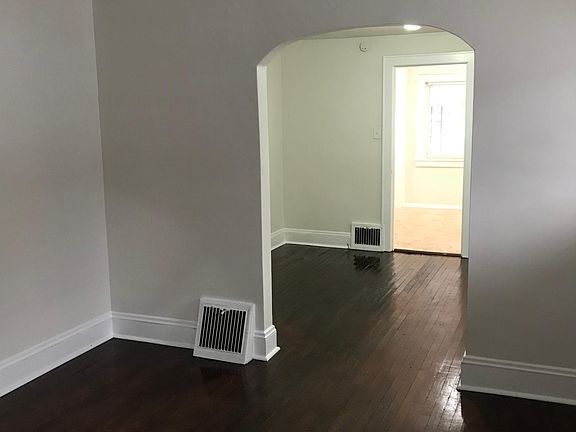 5th image of 1421 Brandon Ave
