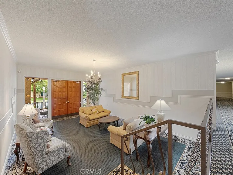 420 S Madison Ave #205 — Photo 28