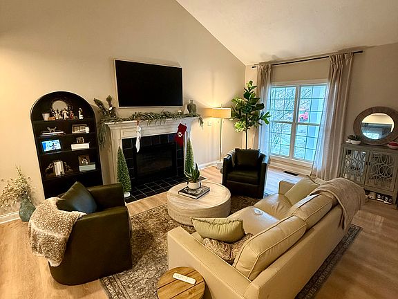 4th image of 6614 Water Lily Ln