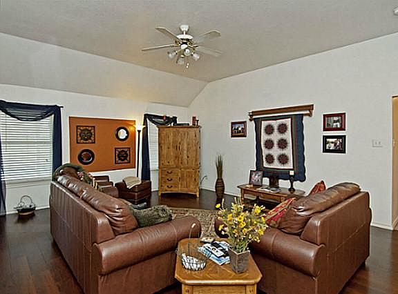 5th image of 304 Grant Dr