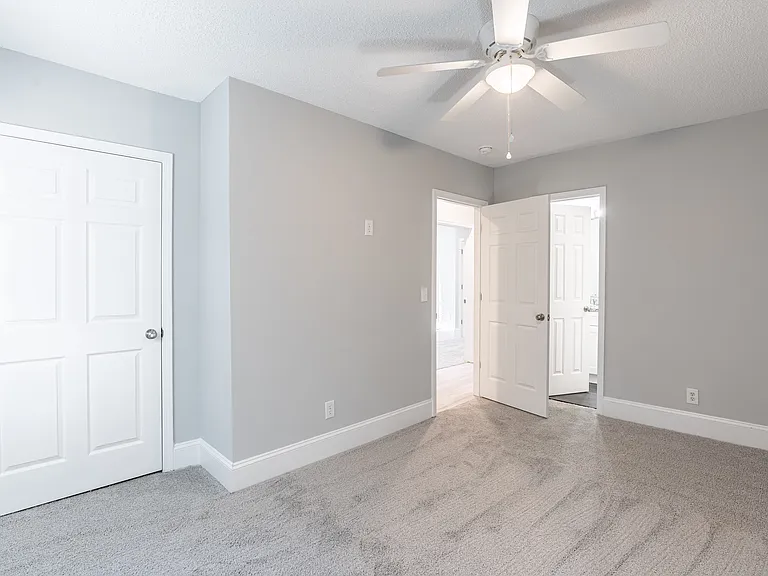 202 Carolina St — Photo 15
