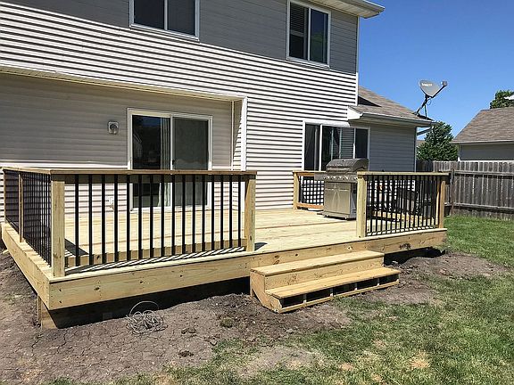4th image of 500 SE Prairie Creek Dr