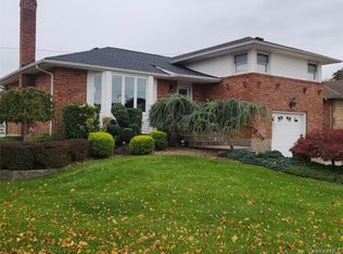 4038 Meadow Ln, Seaford, NY 11783