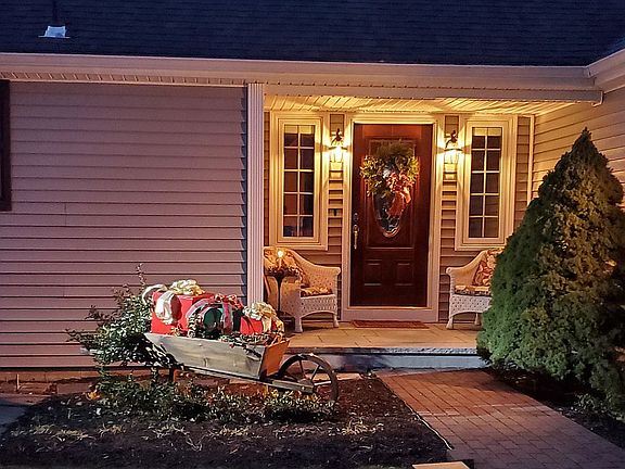 2nd image of 26 Indian Meadow Dr