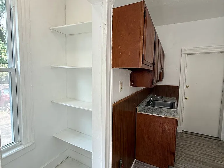 870 Elm St — Photo 10