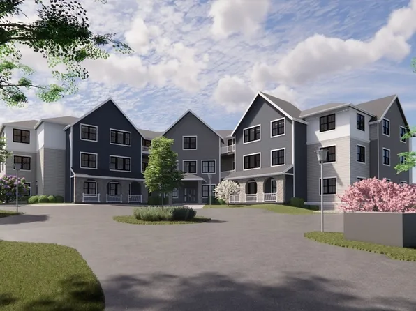 16 Stearns Rd #202, Wellesley, MA 02482