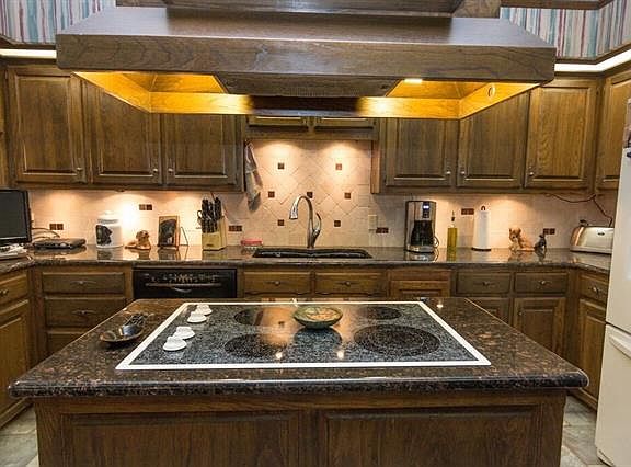 4th image of 3517 Lake Tahoe Dr