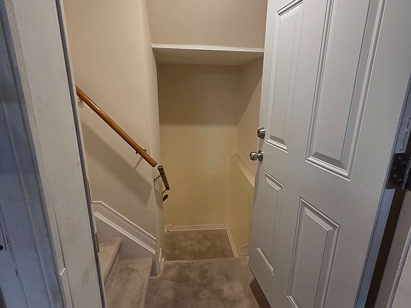 4th image of 16 Royal Chapin Cres #Basement