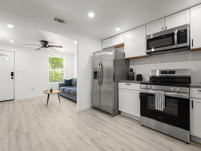 45 Anthony St #B — Photo 10