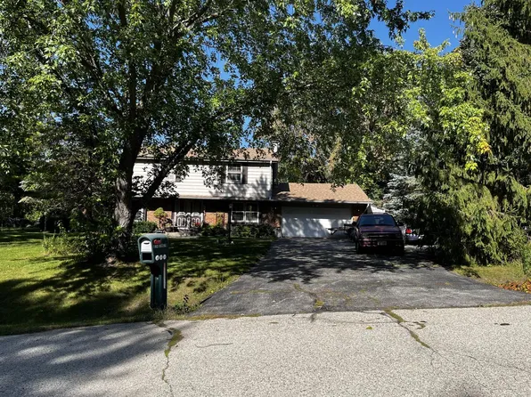 S83W27690 Beaver TRAIL, Mukwonago, WI 53149