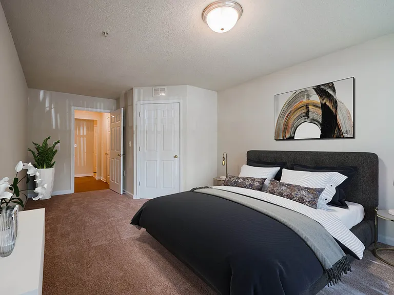 Riverstock Apartments — Photo 10