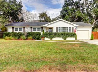 8 Charlestowne Rd, Charleston, SC 29407