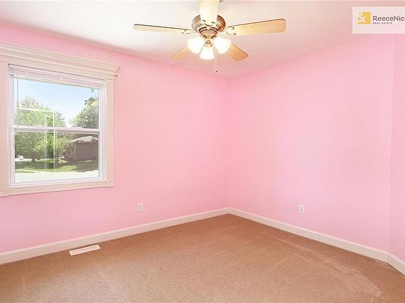 5th image of 104 SE Bordner Ct