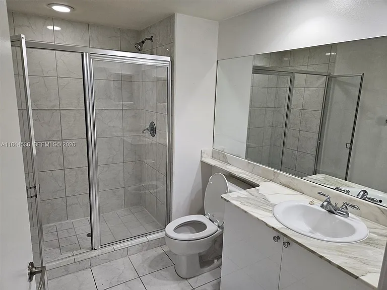 2775 Ne St #187 — Photo 18