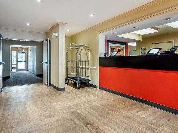 Lobby and Guest Check-in