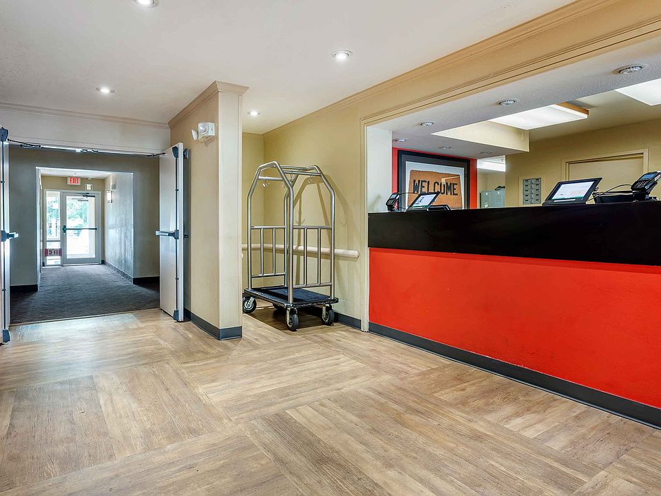 Lobby and Guest Check-in