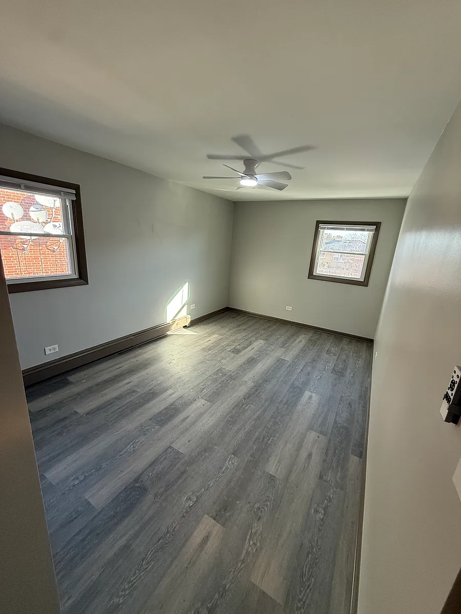 Building Photo - 4515 Grove Ave #3