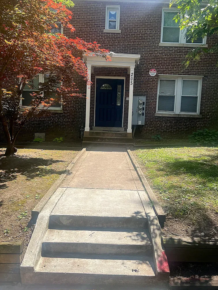 3 bed, 2.5 bath, 1864 sqft, $2,700 — Photo 1