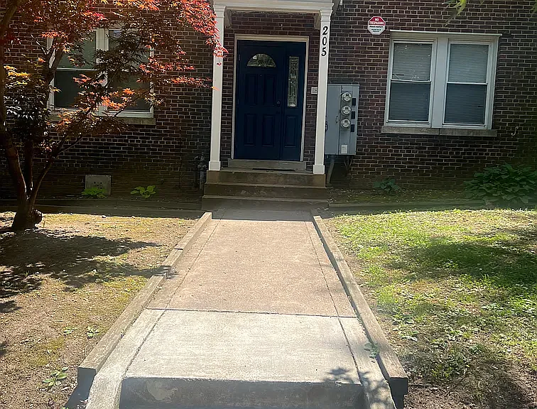 205 Adams St NE #3 — Photo 1