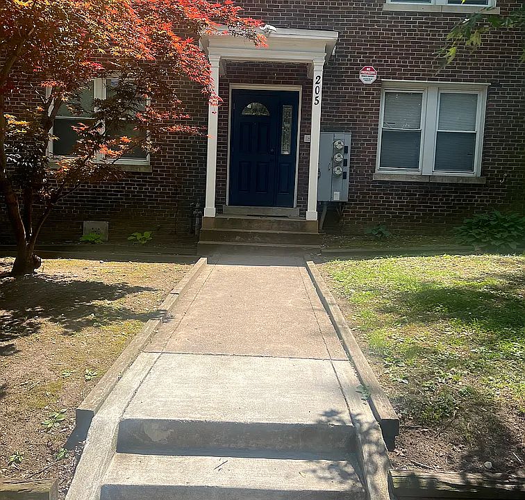 1st image of 205 Adams St NE #3