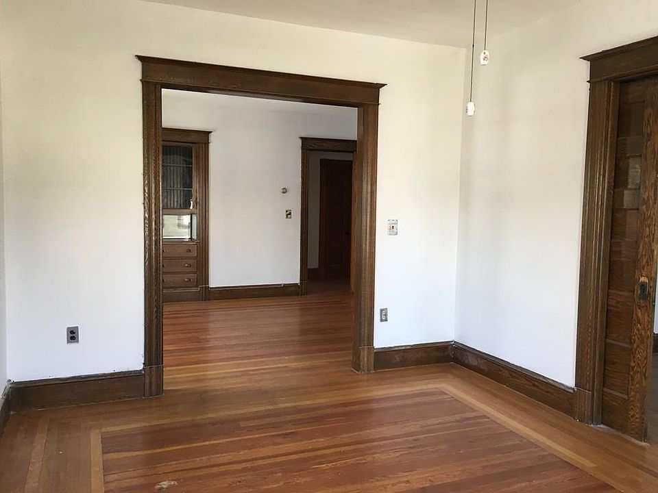 2nd image of 50-52 Hitchcock St