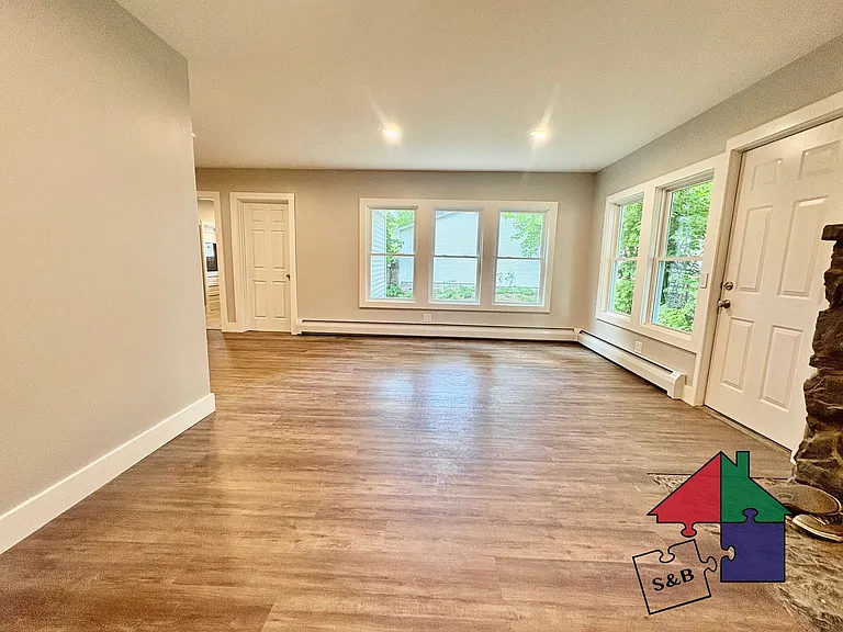 24 Mountain View St — Photo 17