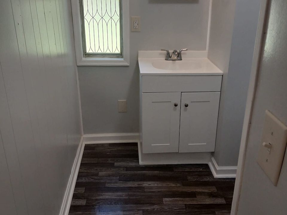 1st image of 512 10th St SW #36