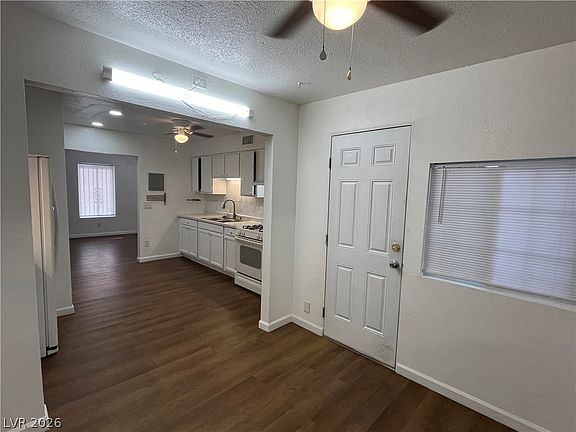 5th image of 3974 Palos Verdes St