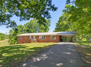 605 Clarksbury Church Rd, Thomasville, NC 27360