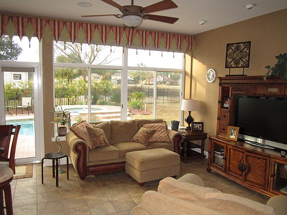 3rd image of 4665 W Seneca Dr