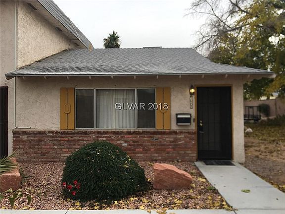 2nd image of 725 Greenbriar Townhouse Way