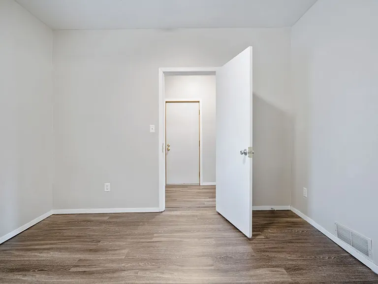 2116 College St - Cedar Falls — Photo 18