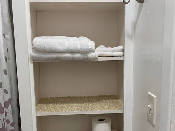 3rd image of 1776 Neely Ave #2