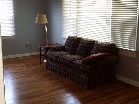 3rd image of 204 Dewey Ct