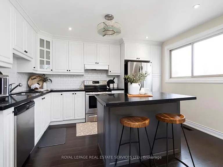 298 W 18th St #MAIN — Photo 7