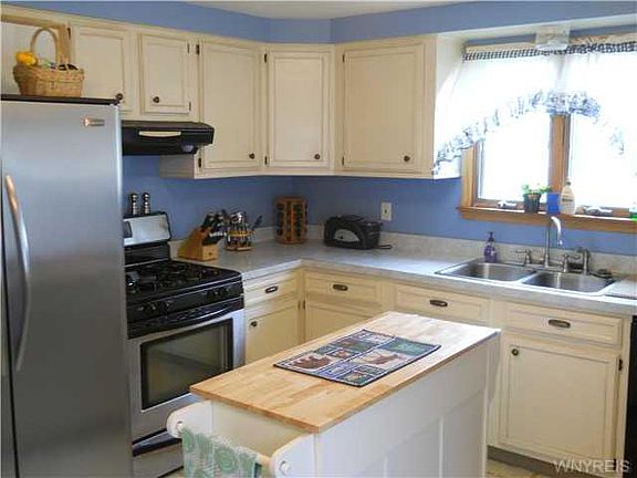 3rd image of 60 Norma Dr