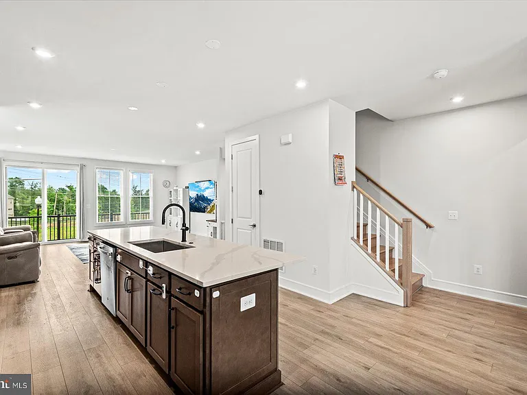 42086 Picasso Sq — Photo 11