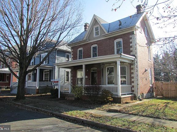 2nd image of 830 Dewey Ave