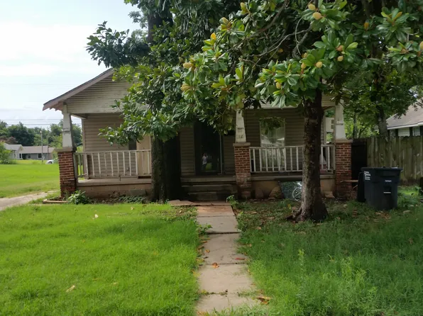 1025 E 10th St, Shawnee, OK 74801