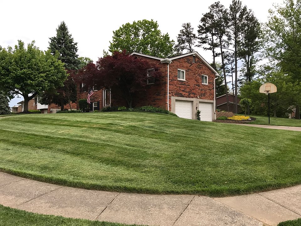 1st image of 2727 Pineview Dr