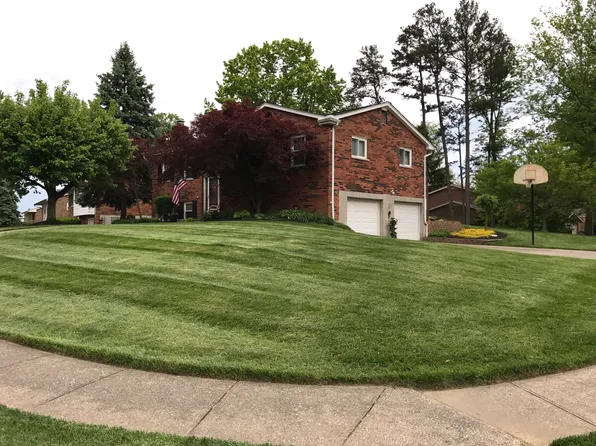 2727 Pine View Dr, Villa Hills, KY 41017